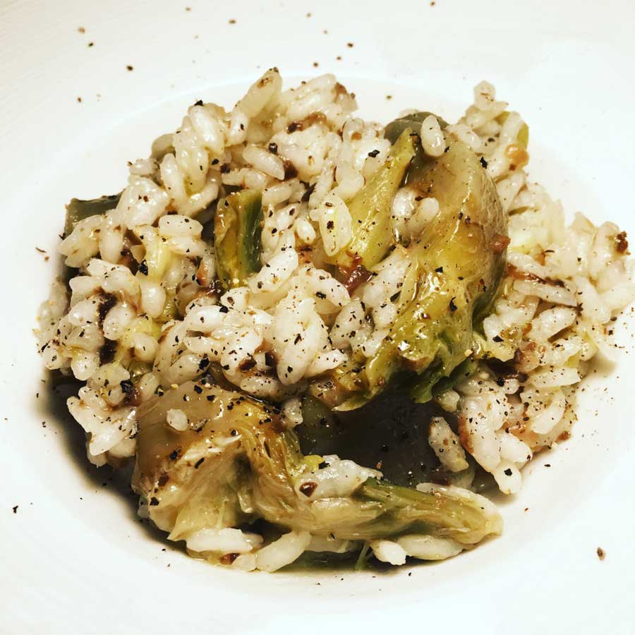 Risotto ai carciofi con polvere di capperi