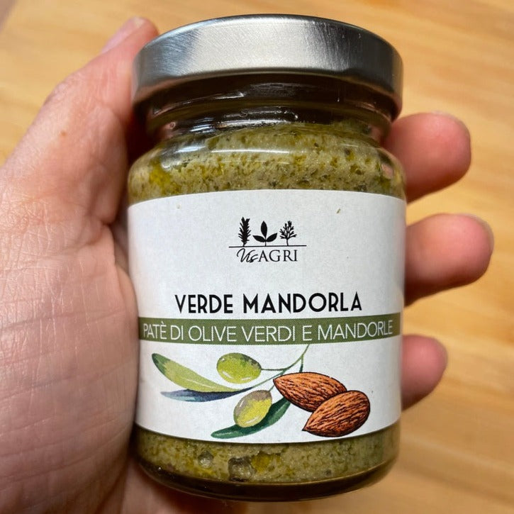 patè olive verdi e mandorla