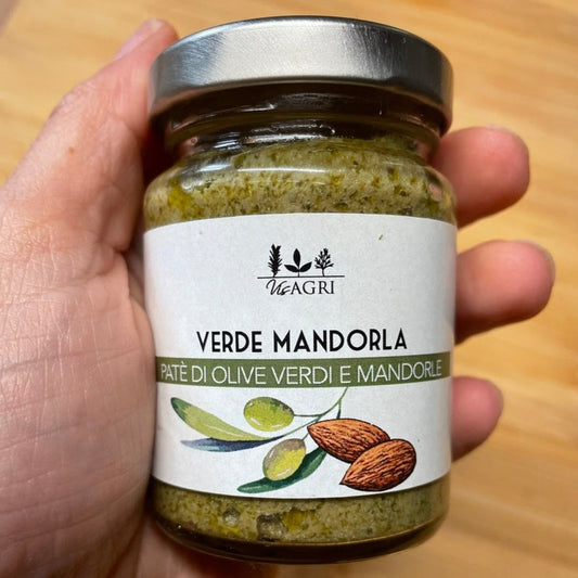 patè olive verdi e mandorla