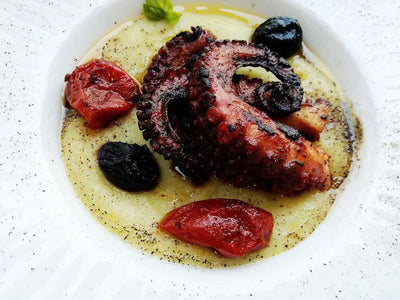 Immagine ricetta Polpo grigliato su crema di patate aromatizzate